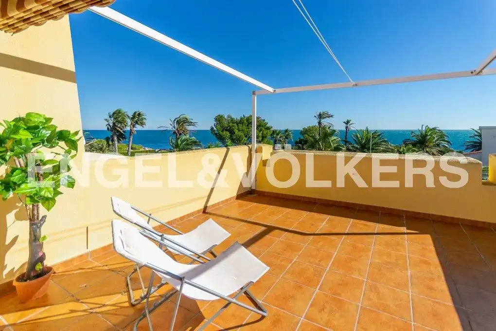 Chalet con piscina en venta en Carrer Margalló 42