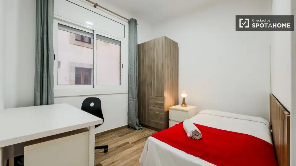 Habitació a Sant Pere, Sta. Caterina i la Ribera