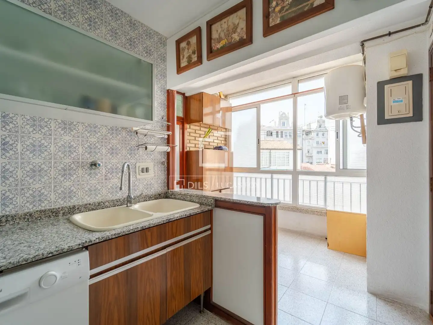 Cocina de Piso en venta en Valencia con Calefacción, Terraza y Balcón