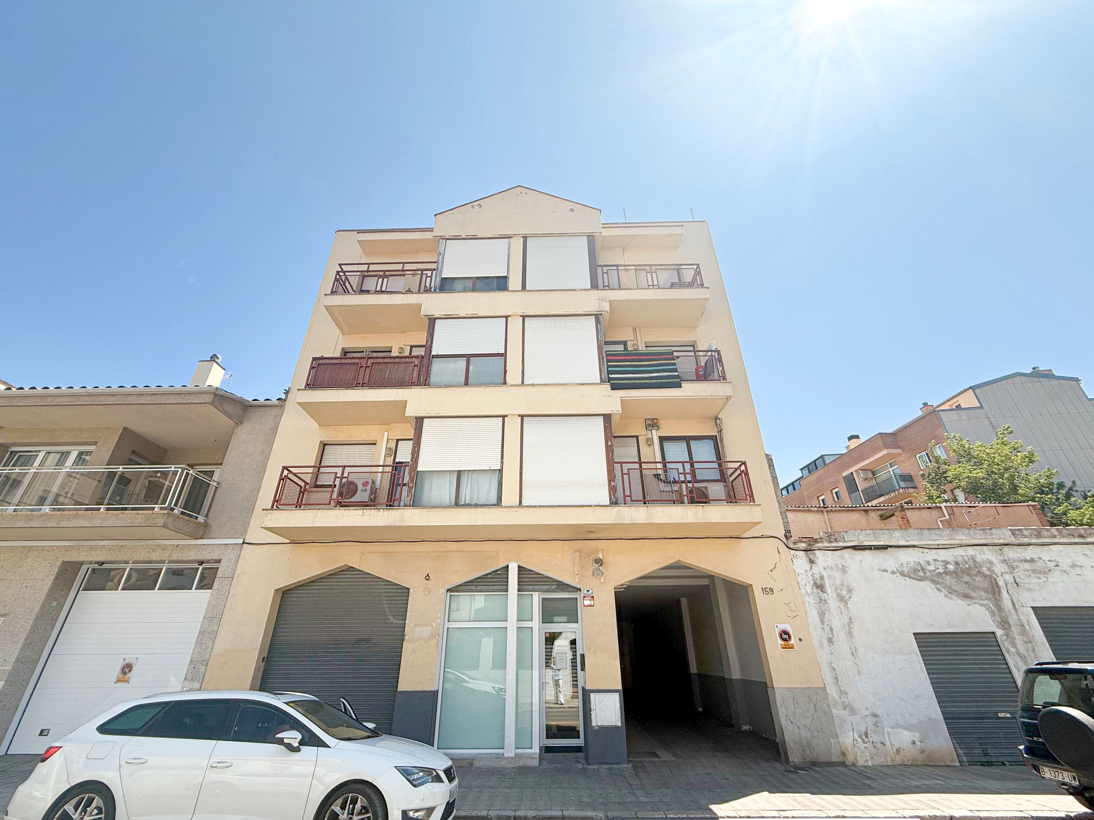 Exterior view of Flat for sale in Figueres  with Air Conditioner, Heating and Furnished