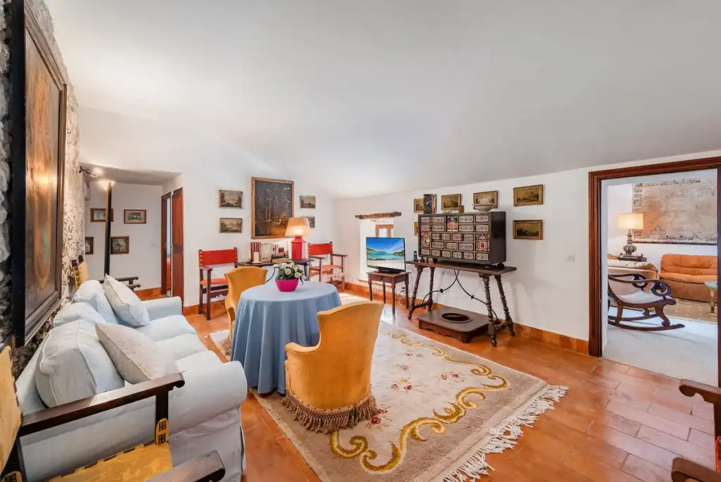 Sala d'estar de Finca rústica en venda en Escorca amb Aire condicionat, Calefacció i Jardí privat