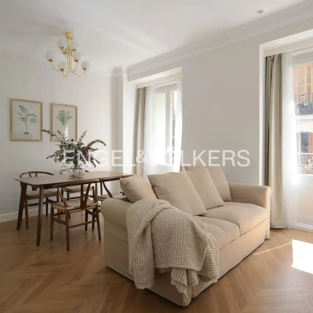 Sala d'estar de Pis de lloguer en Madrid amb Aire condicionat, Calefacció i Parquet