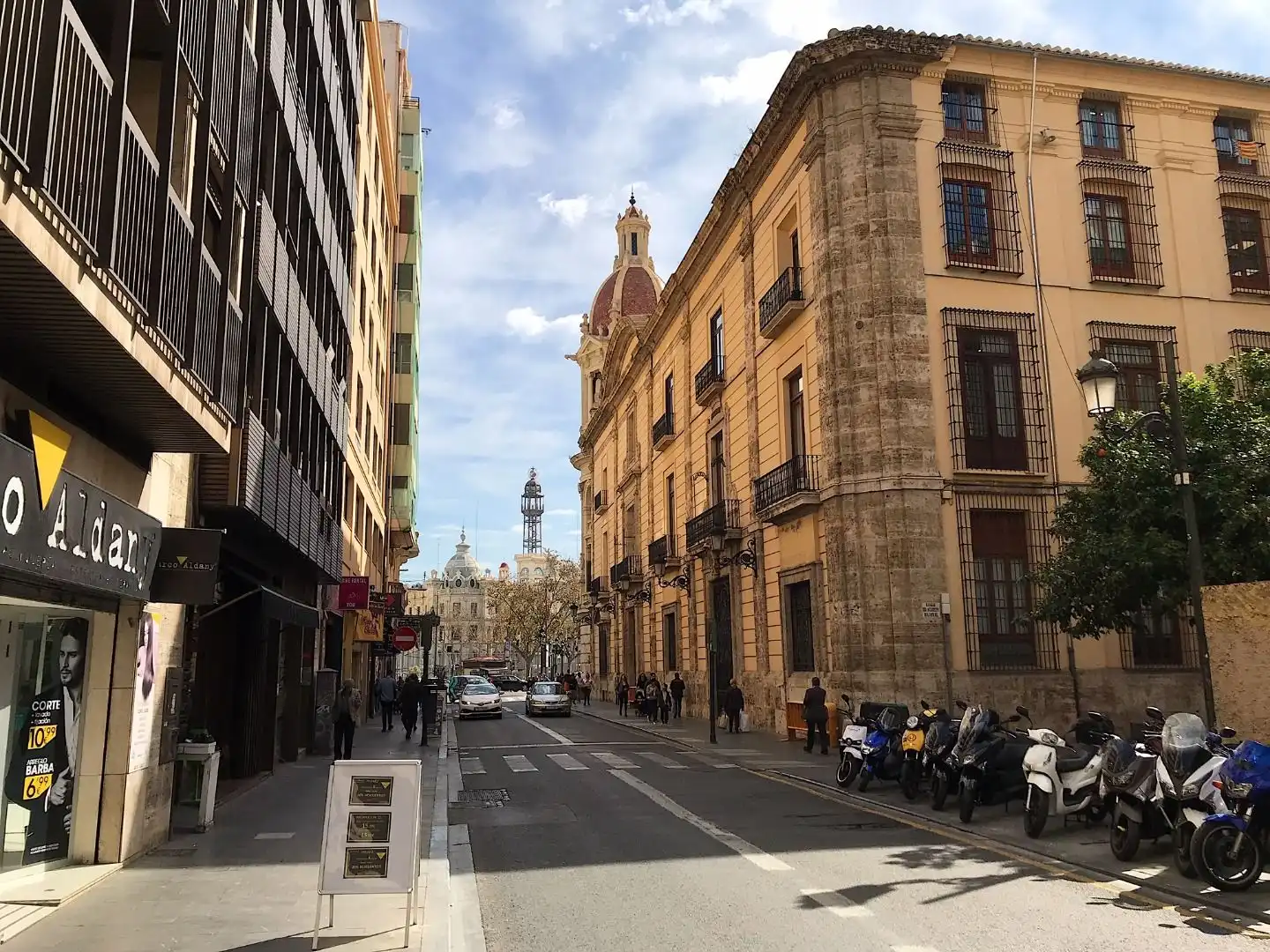 Vista exterior de Local de alquiler en Valencia