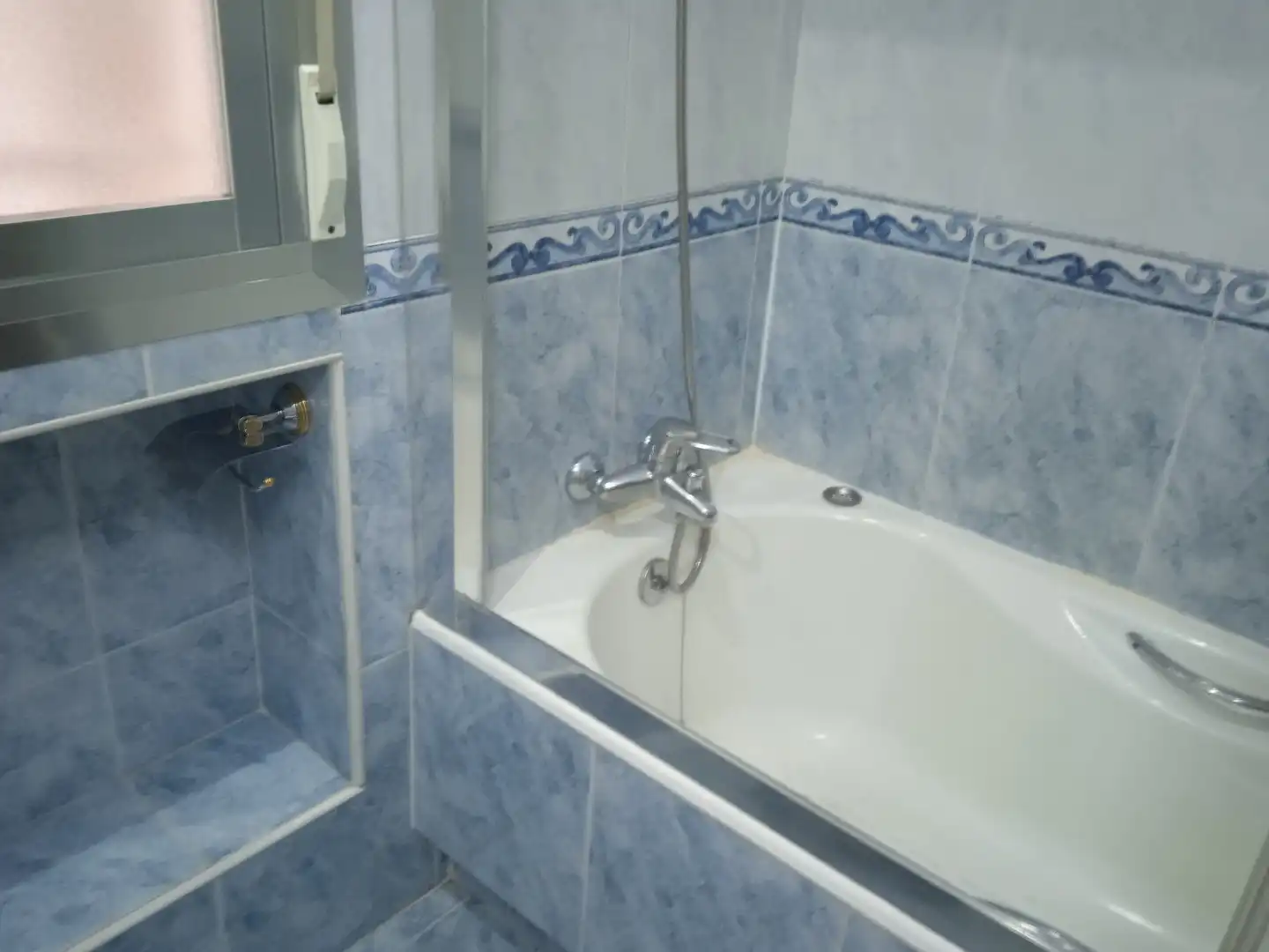 Room in Calle del Doctor Castelo, Ibiza de Madrid