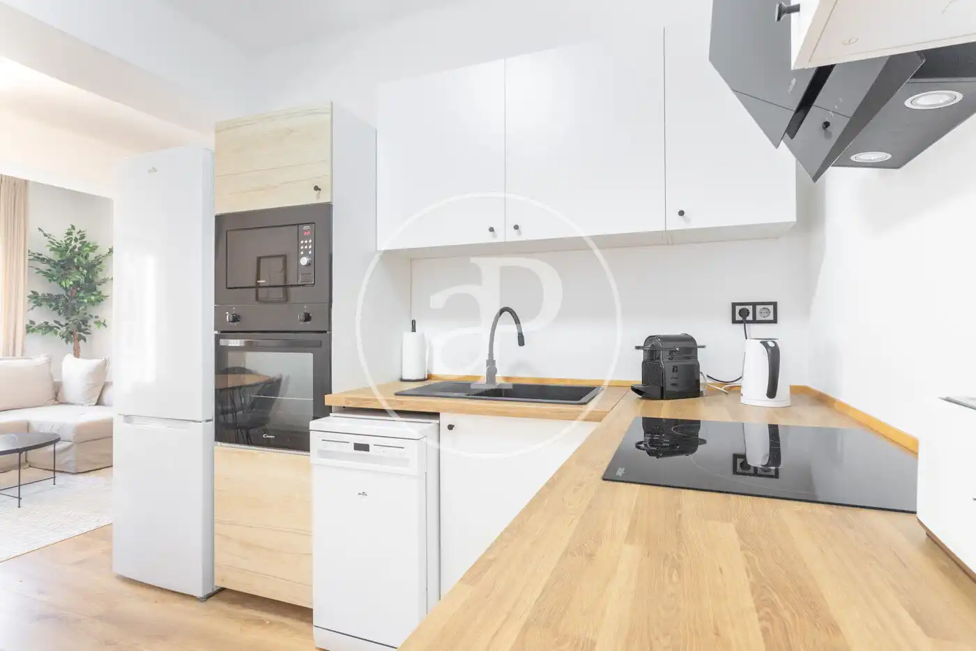 Flat for rent in Carrer de la Marina, Fort Pienc