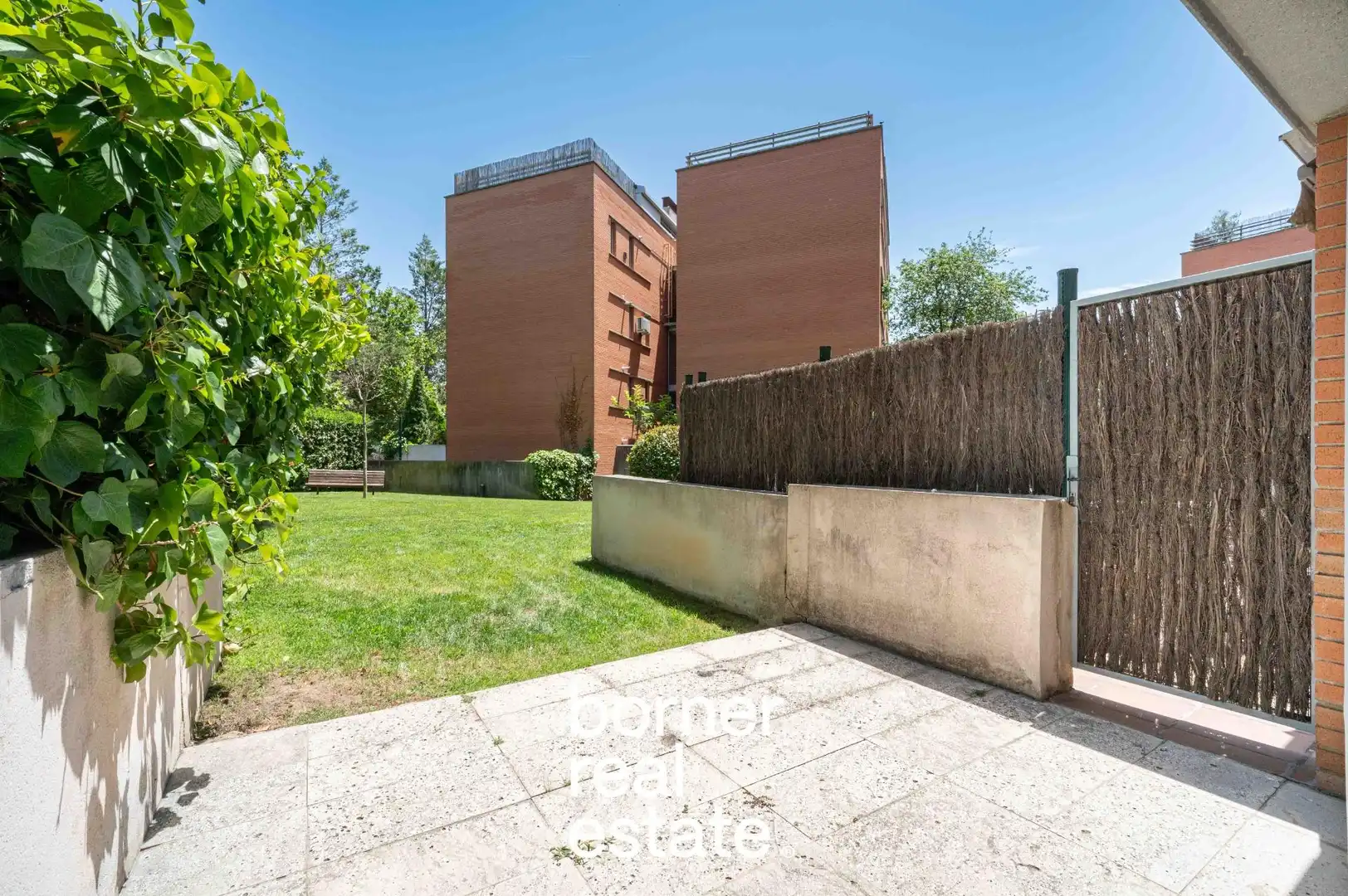 Jardín de Piso en venta en Sant Cugat del Vallès con Aire acondicionado, Calefacción y Jardín privado