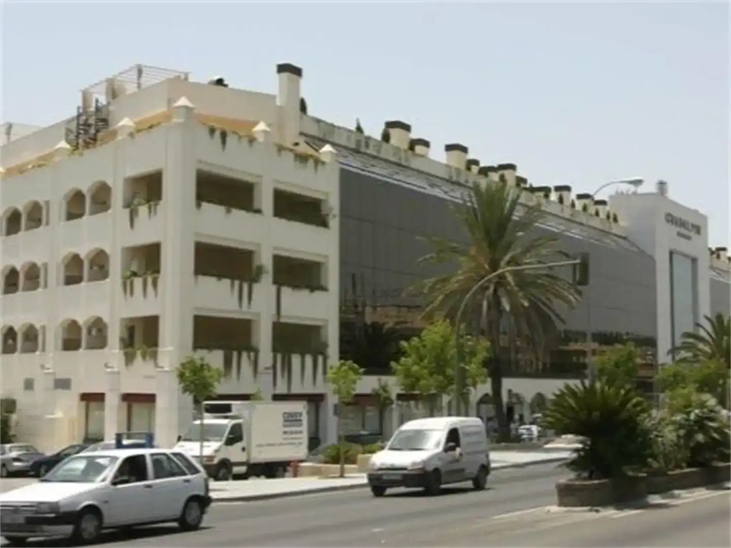 Vista exterior de Apartamento en venta en Marbella con Piscina comunitaria