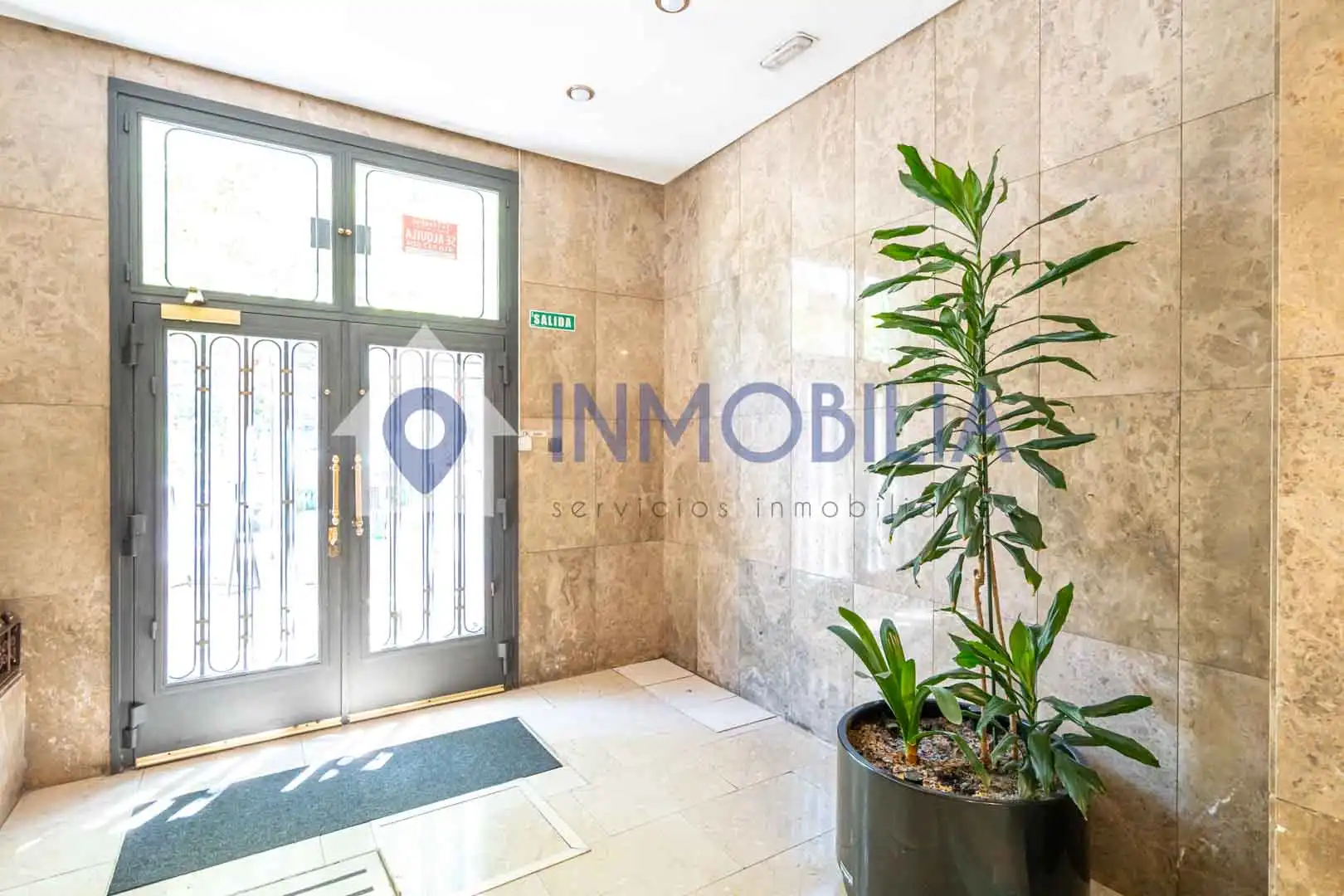 Vista exterior de Piso en venta en Madrid con Aire acondicionado y Calefacción