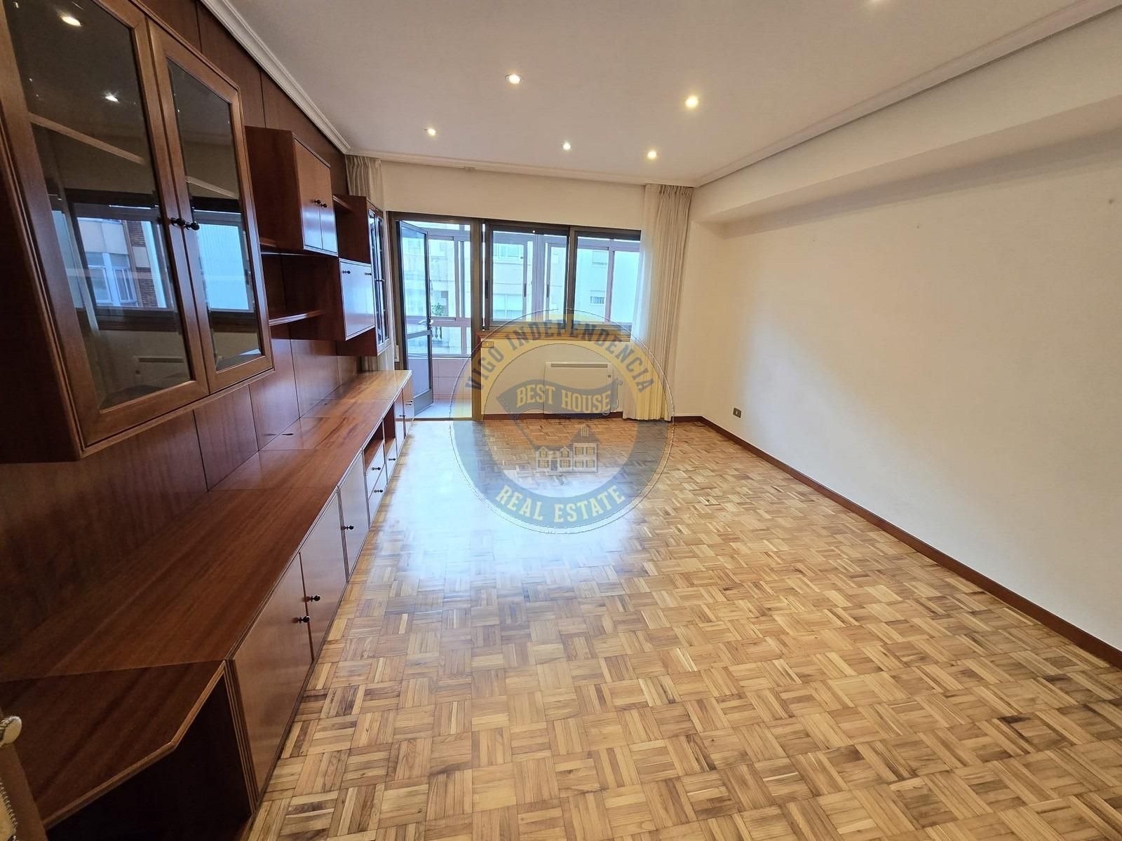 Flat to rent in Calle Pi i Margall, Camelias - Pi y Margall