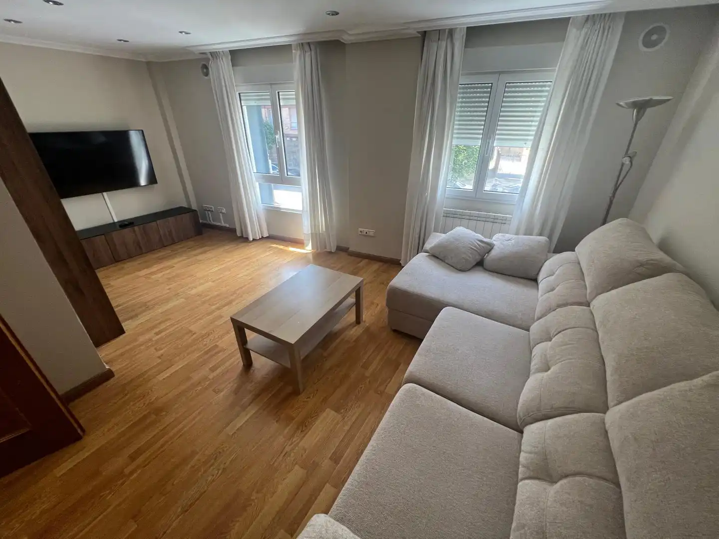 Sala d'estar de Pis en venda en Gijón  amb Parquet i Alarma