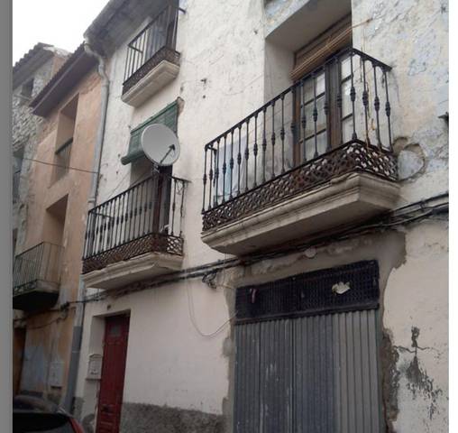 Casa adosada en Venta en  Panderilla en Escatrón