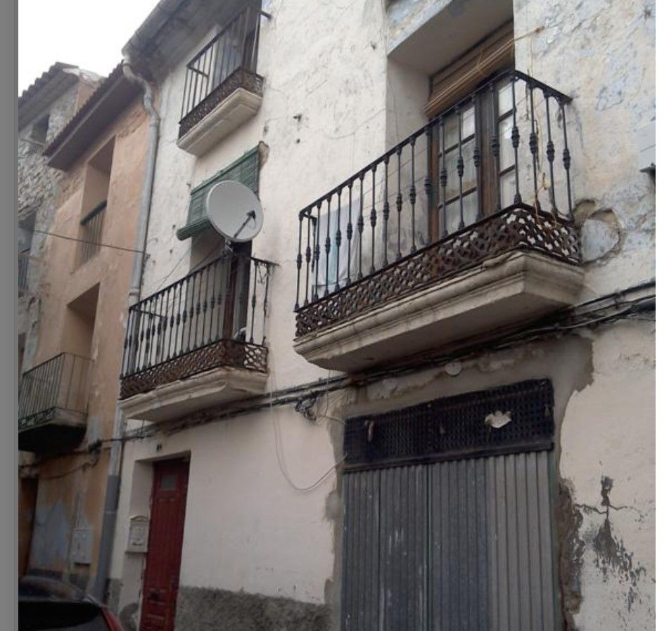 Casa adosada en venda a  Panderilla, Escatrón
