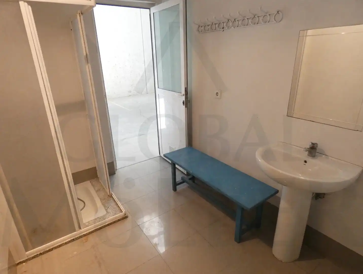 Badezimmer von Fabrikhallen zur Miete in Cartagena ciudad