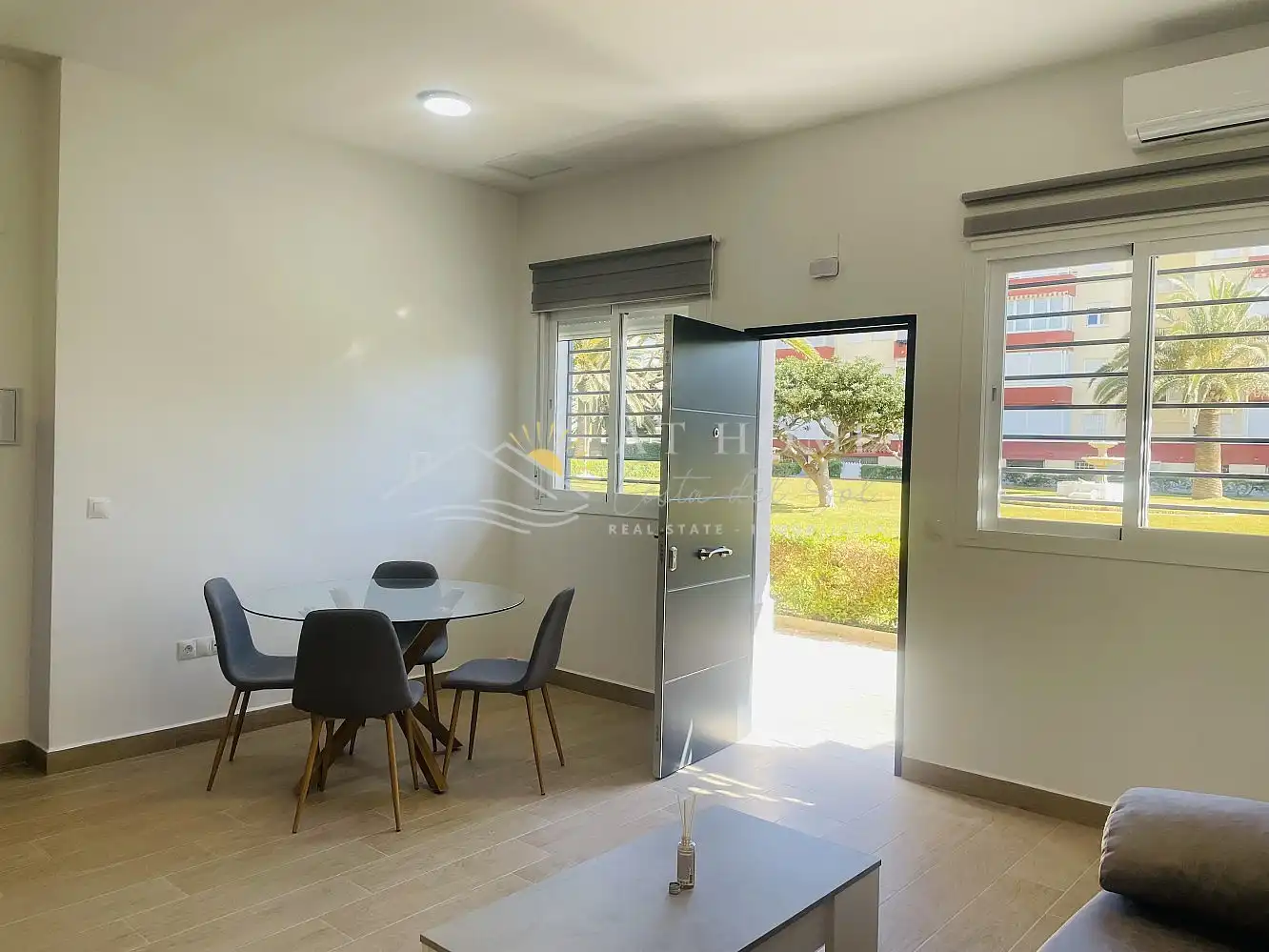 Menjador de Apartament en venda en Torrox amb Terrassa i Forn