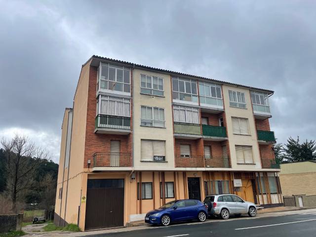 Piso en Venta en Avenida de la Constitución en Navaleno