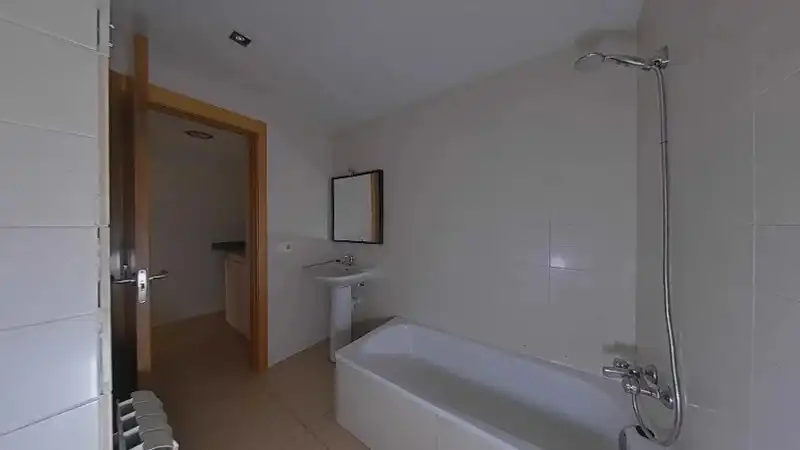 Bathroom of Flat for sale in Salt