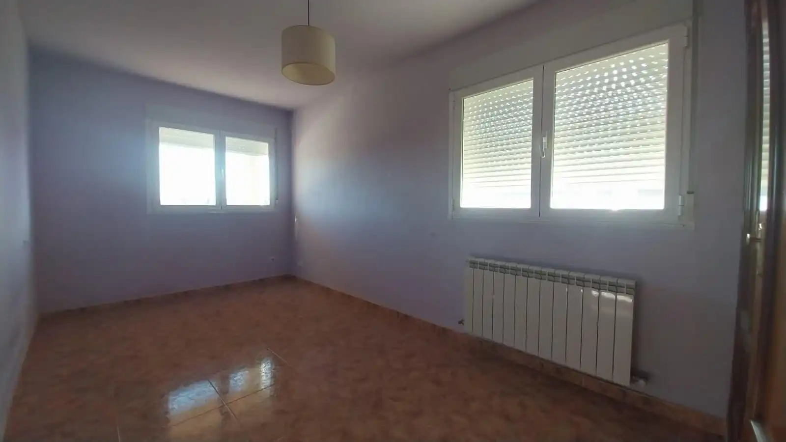 Sala d'estar de Casa adosada en venda en Tudela de Duero amb Calefacció i Terrassa