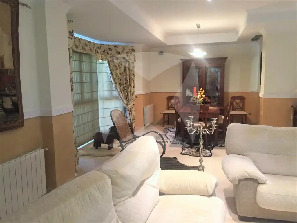 Sala d'estar de Casa o xalet en venda en Badajoz amb Aire condicionat, Calefacció i Jardí privat