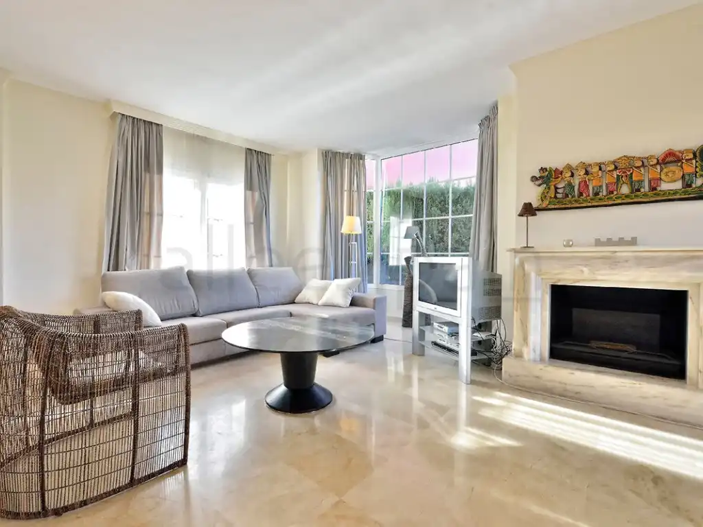 Sala d'estar de Casa adosada de lloguer en Benalmádena