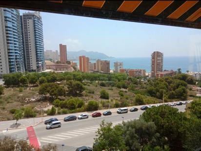 Vista exterior de Pis en venda en Benidorm amb Aire condicionat, Terrassa i Moblat