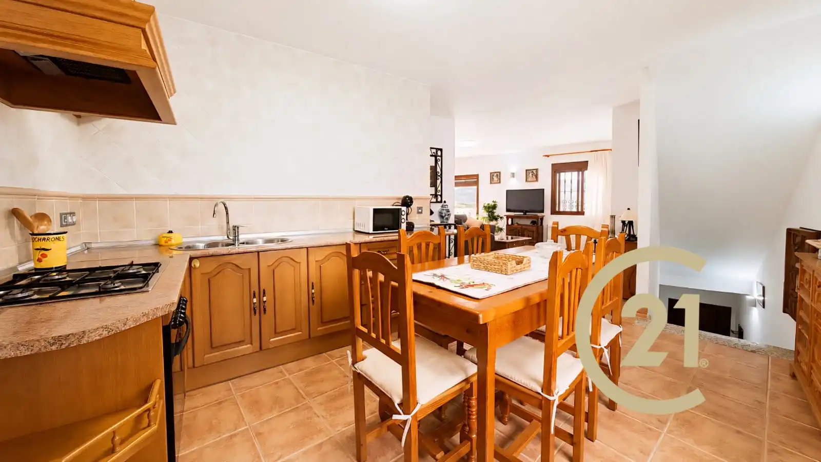 Küche von Einfamilien-Reihenhaus zum Verkauf in Cartajima mit Heizung, Terrasse und Abstellraum