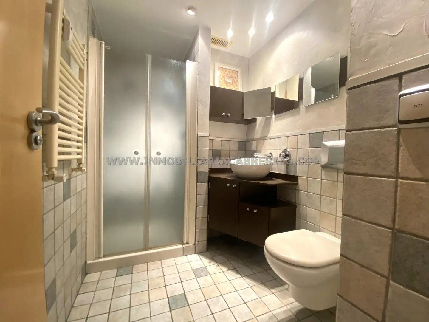 Baño de Piso en venta en Barañáin / Barañain con Calefacción, Parquet y Horno
