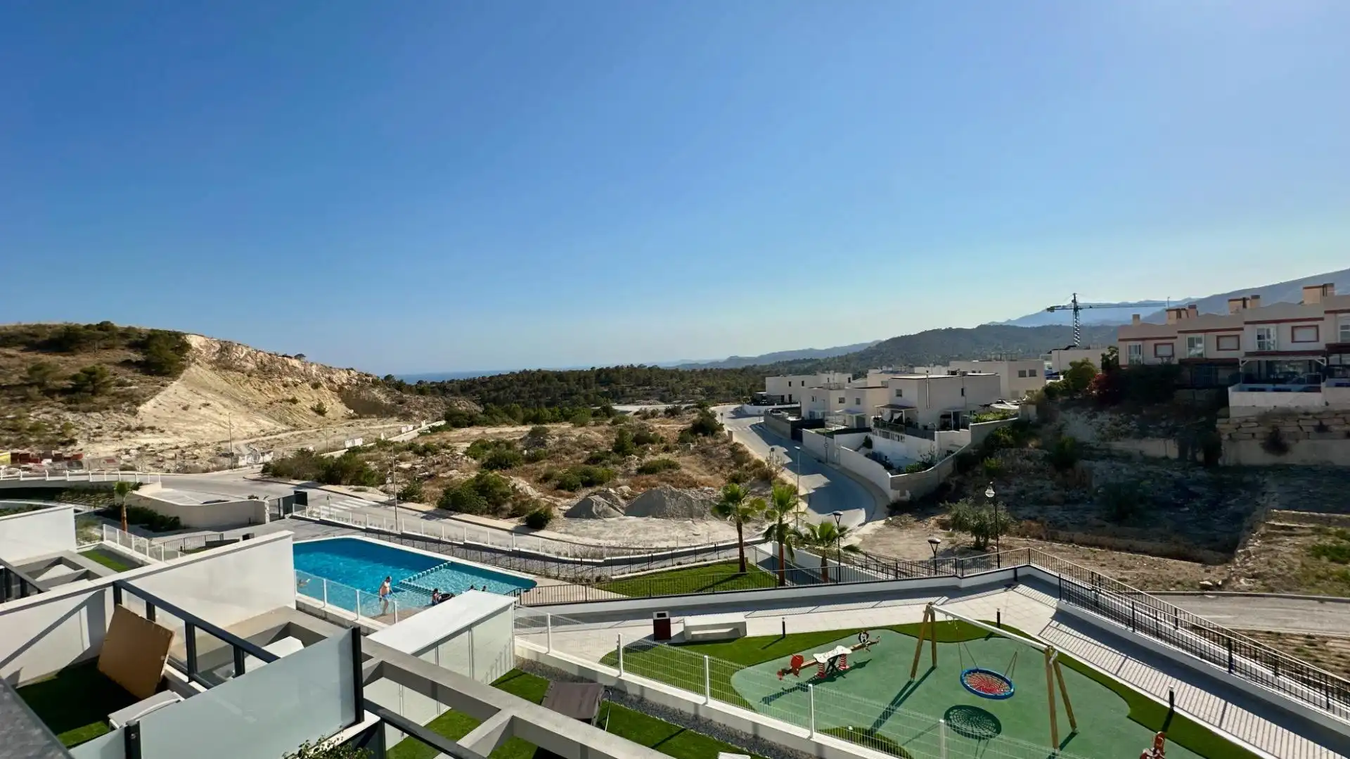 Piscina de Apartament en venda en Finestrat amb Aire condicionat, Jardí privat i Terrassa