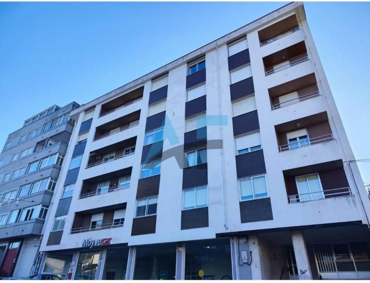 Vista exterior de Piso en venta en O Carballiño   con Calefacción