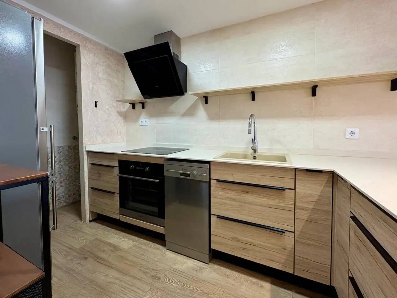 Flat with terrace to rent in Calle Tinent Coronel Sagués, imagen 4