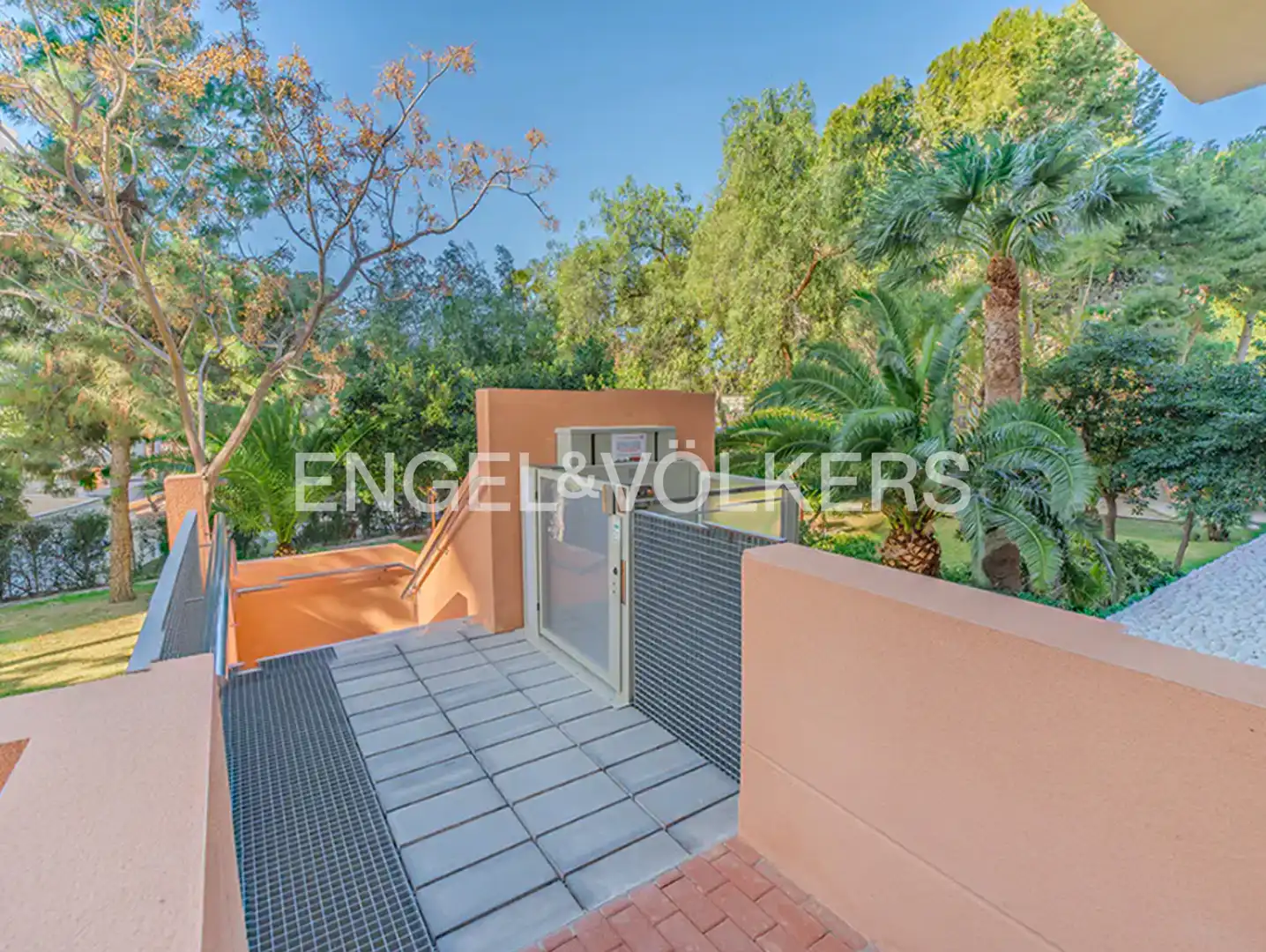 Terrasse von Dachboden zum Verkauf in Alicante / Alacant mit Klimaanlage, Heizung und Terrasse