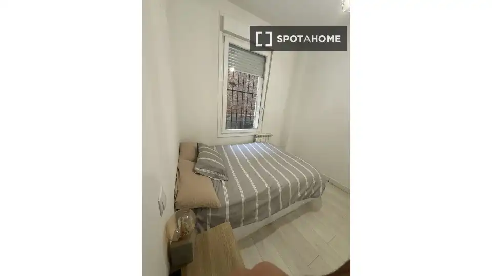 Bedroom of Flat for share in Arganzuela
