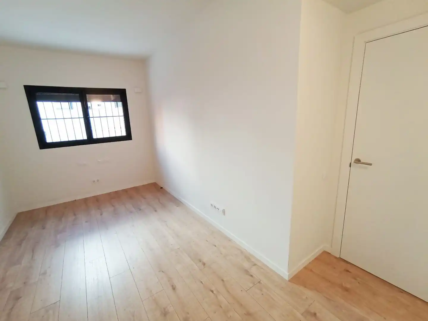 Bedroom of Flat for rent in Terrassa  with Air Conditioner, Heating and Terrace