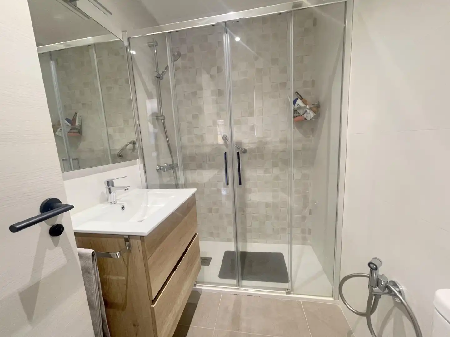 Bathroom of Flat for sale in Bilbao   with Heating, Terrace and Storage room
