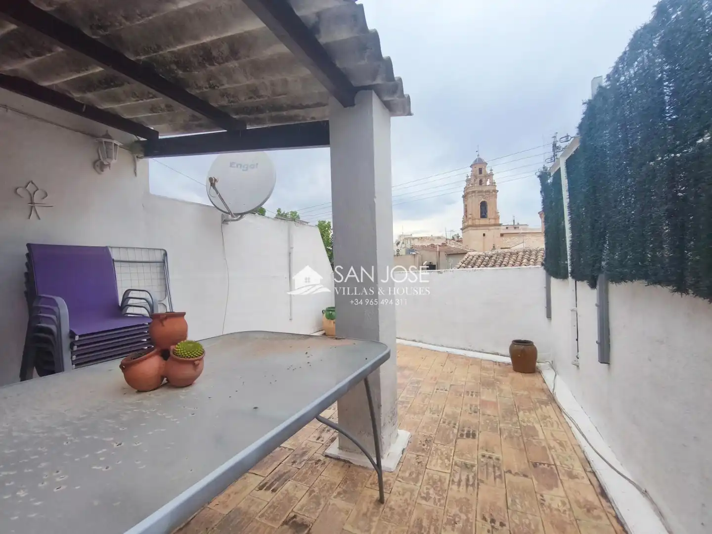 Casa amb terrassa en venda a Aspe Centro