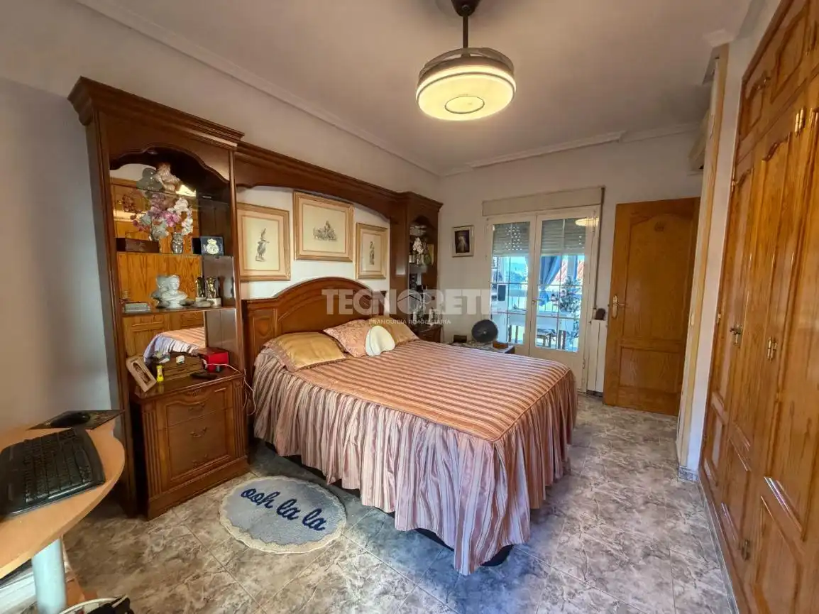 Casa aparellada amb terrassa en venda a C. la Virgen, imagen 11