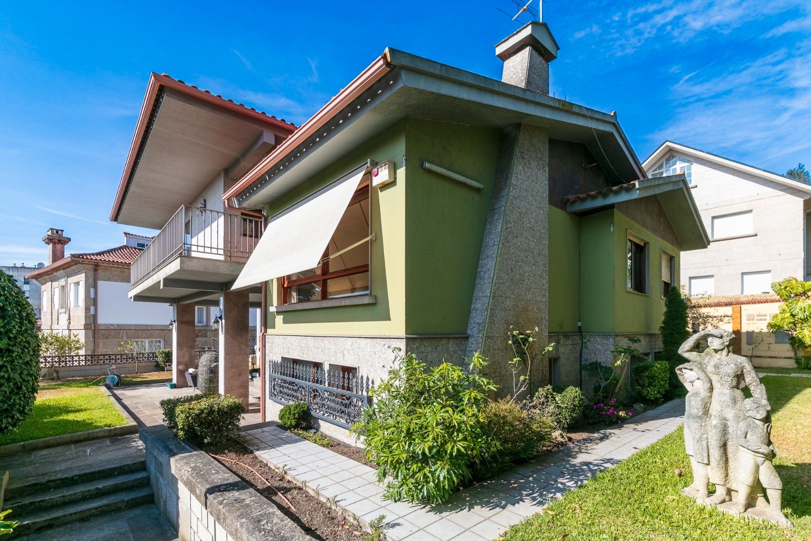 Vista exterior de Casa o chalet en venta en Vigo  con Jardín privado