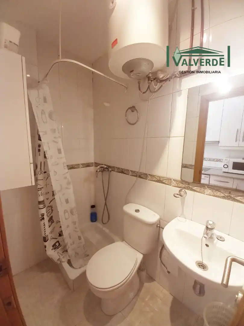 Bathroom of Study for rent in Granada  with Heating, Furnished and Washing machine