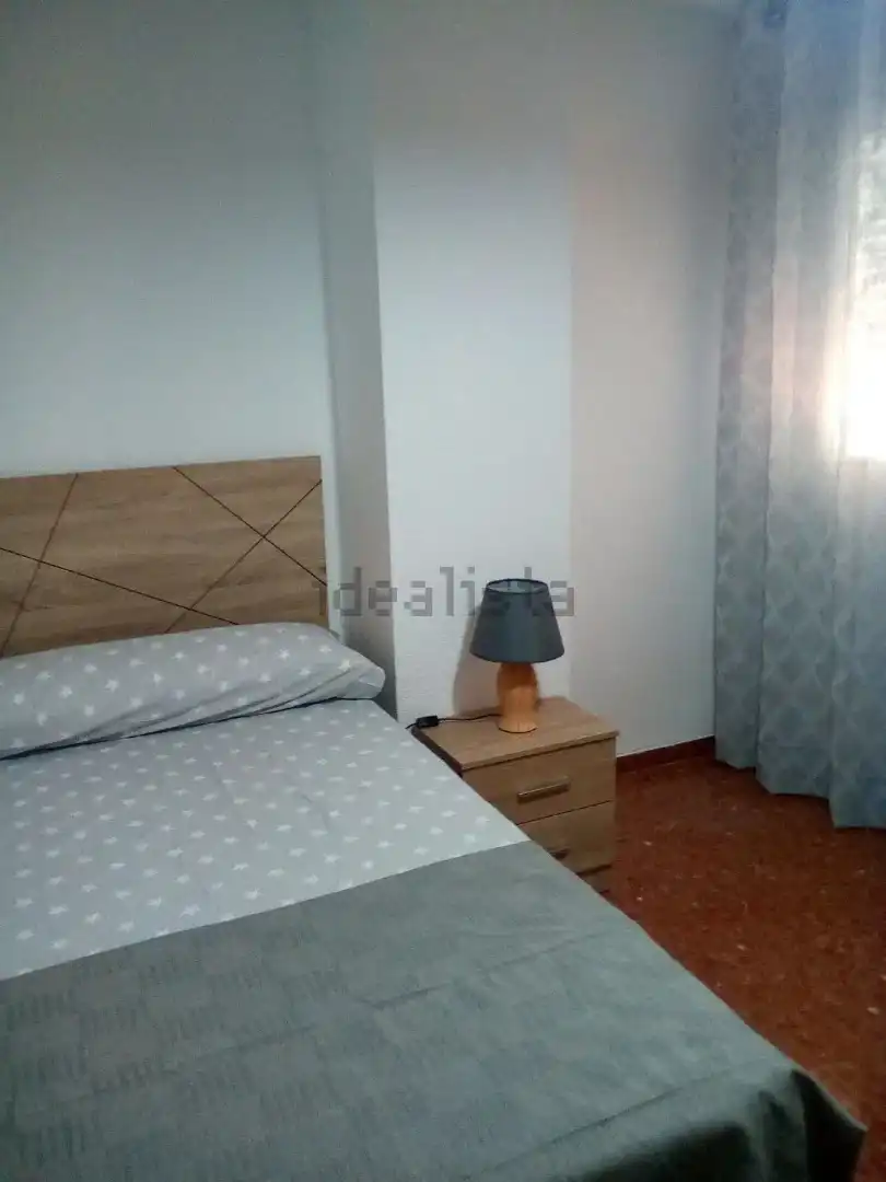 Bedroom of Flat for rent in Granada  with Furnished, Washing machine and Balcony