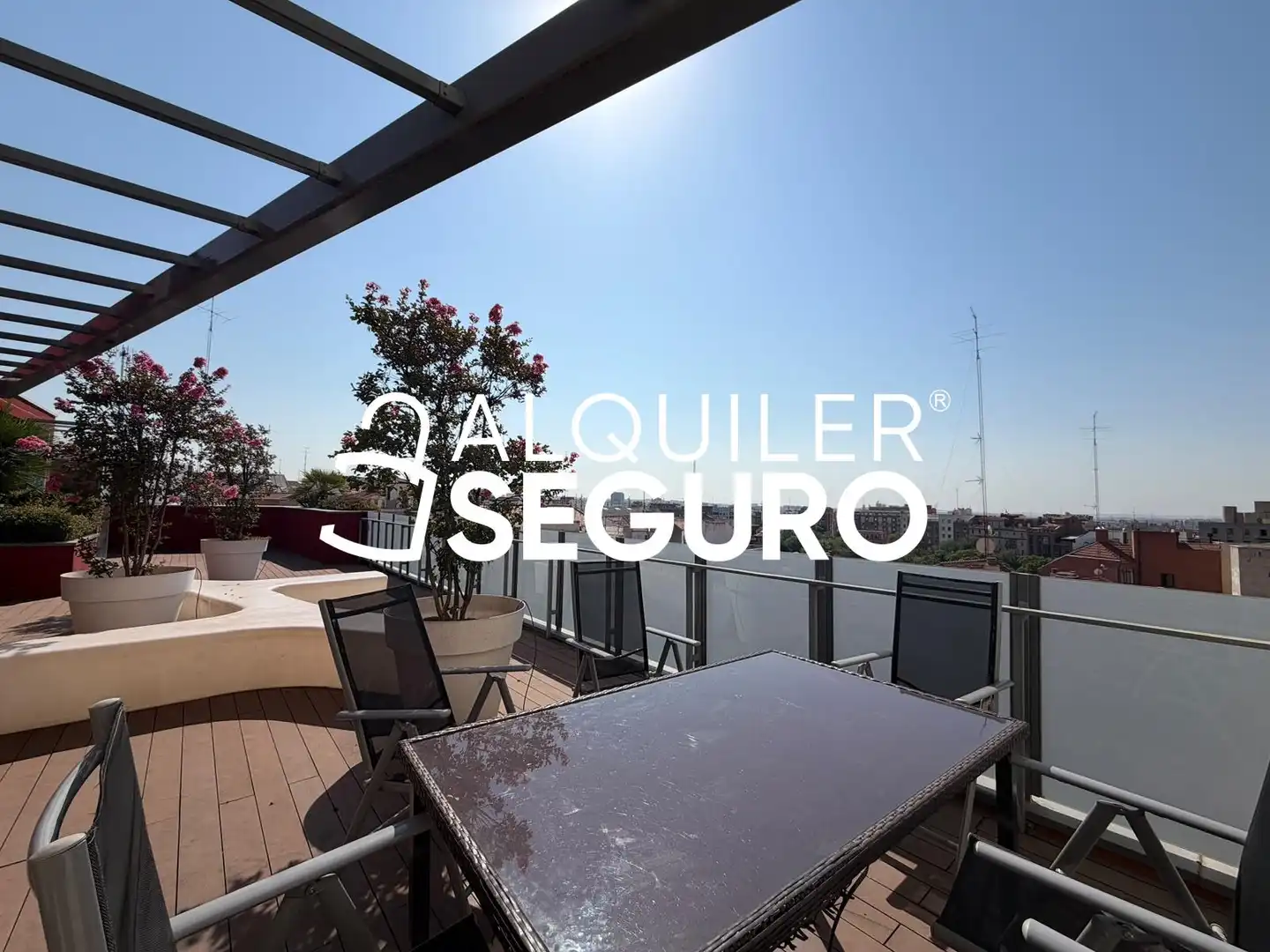 Flat with lift to rent in Mira el Sol