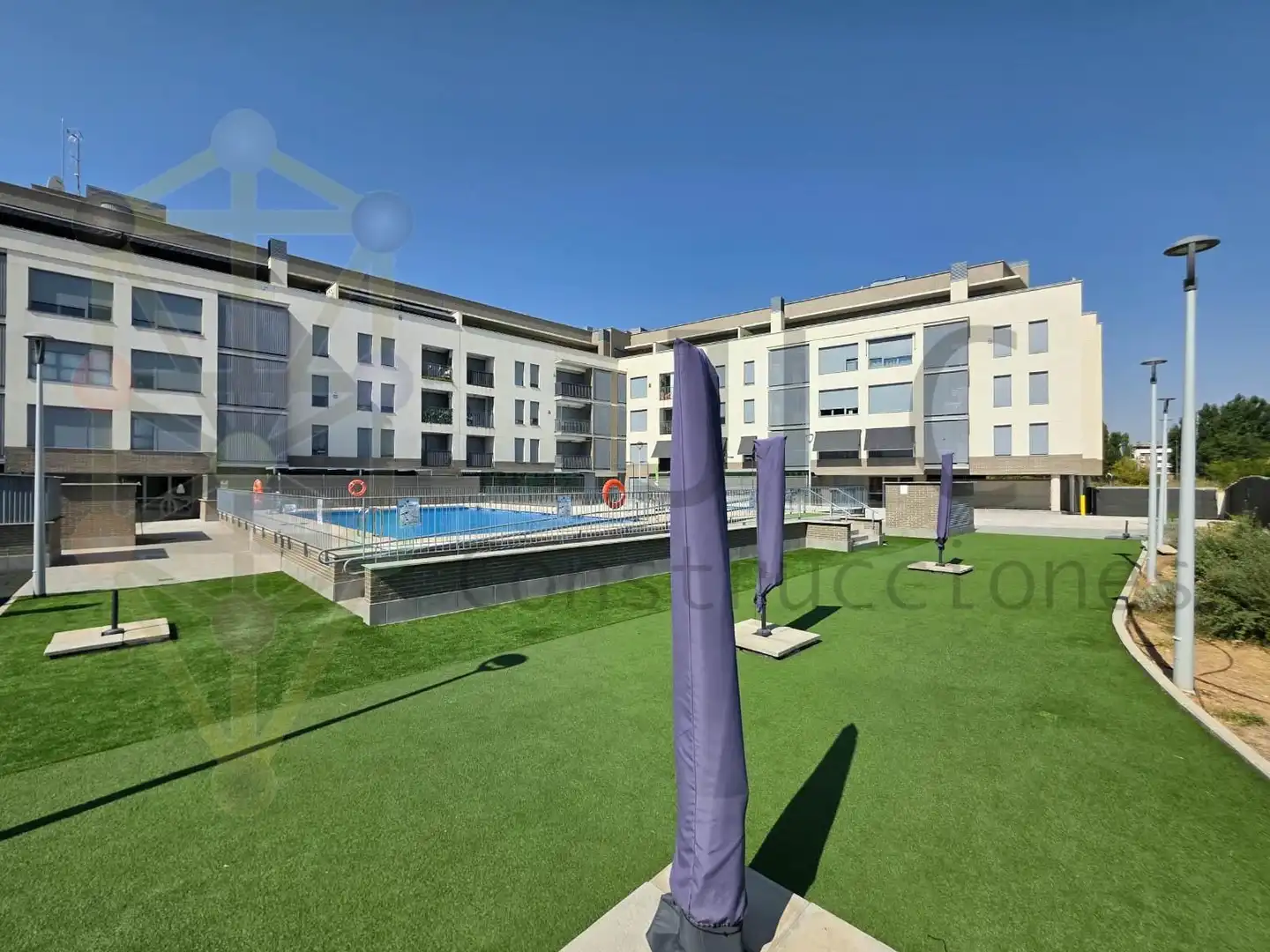 Swimming pool of Flat for sale in Alovera  with Air Conditioner, Heating and Parquet flooring