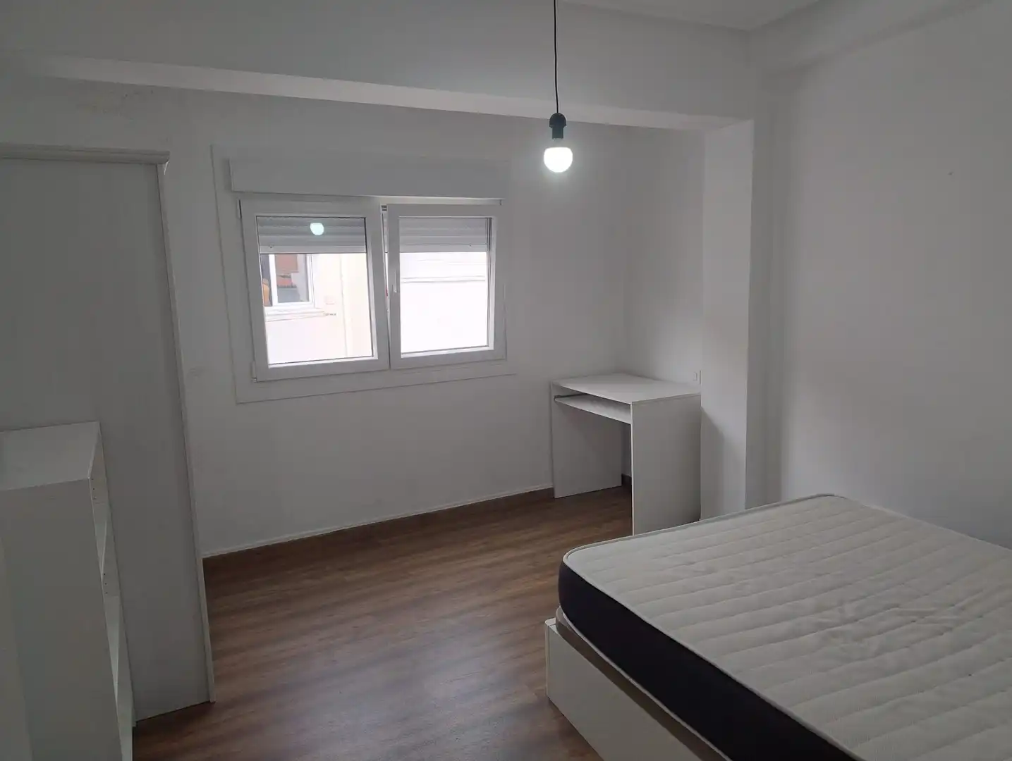 Bedroom of Flat for sale in Santiago de Compostela   with Heating, Storage room and Furnished