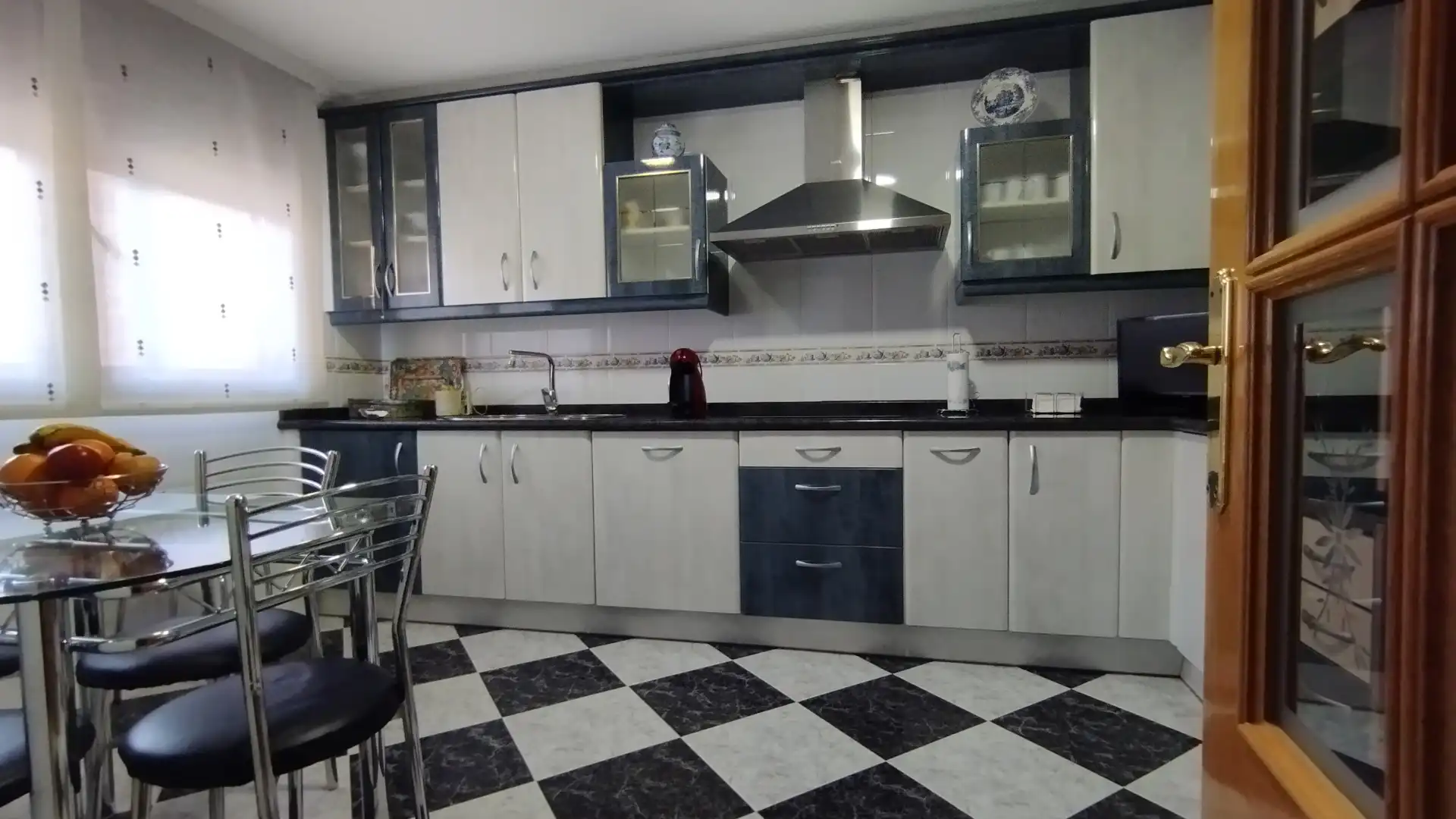 Cocina de Casa adosada en venta en Medina del Campo con Calefacción y Trastero