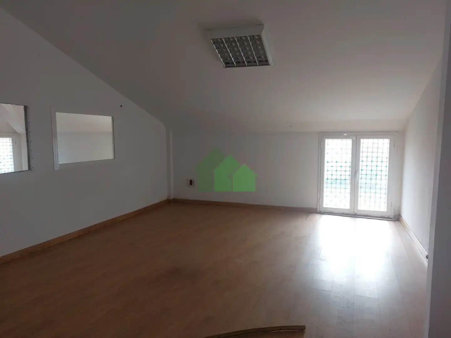 Local de alquiler en Montijo