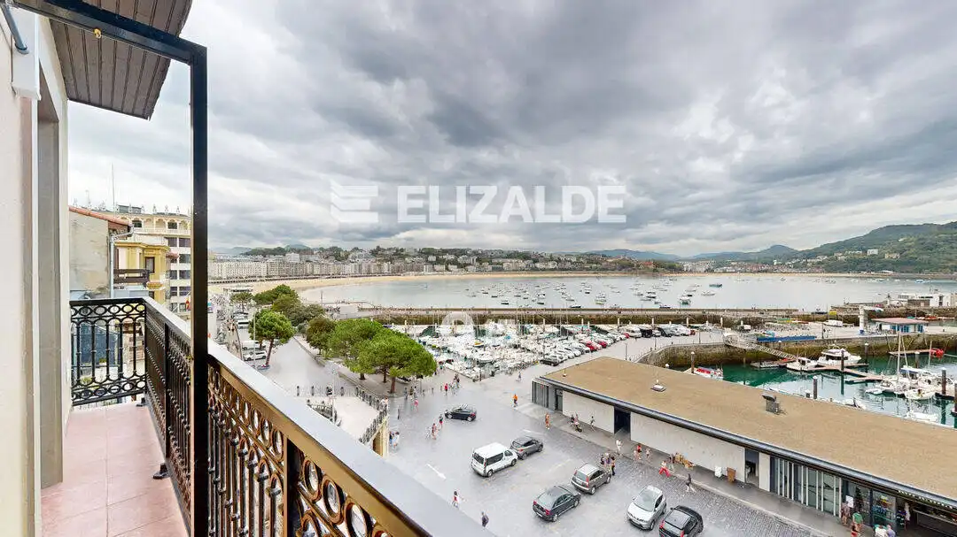 Penthouse with terrace for sale in Angel Kalea, imagen 2