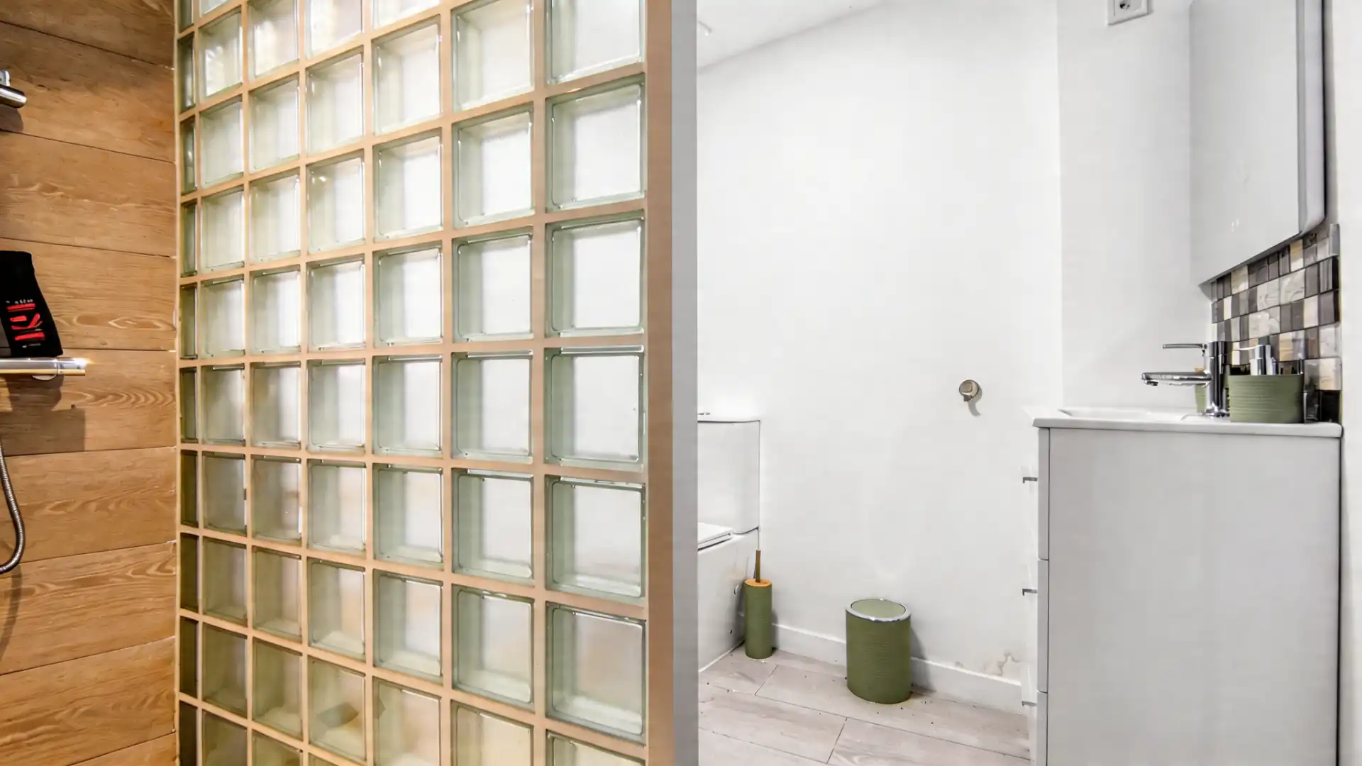 Badezimmer von Erdgeschoss zum Verkauf in Altea mit Klimaanlage, Heizung und Möbliert