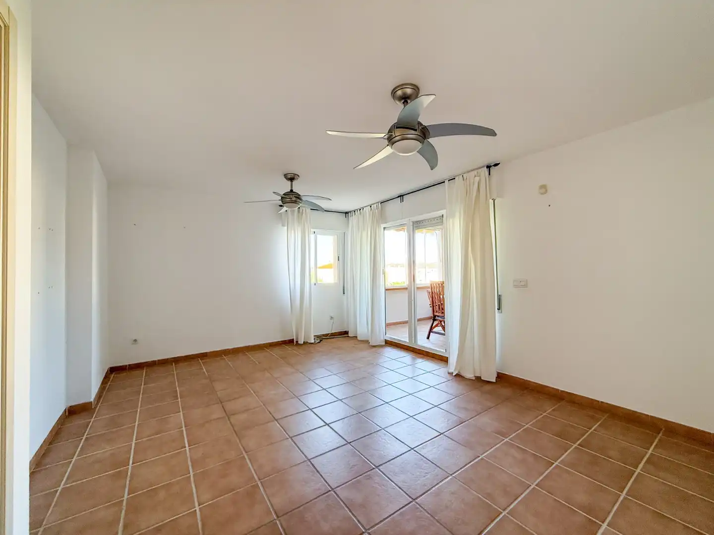 Sala de estar de Piso en venta en Águilas con Terraza, Trastero y Piscina