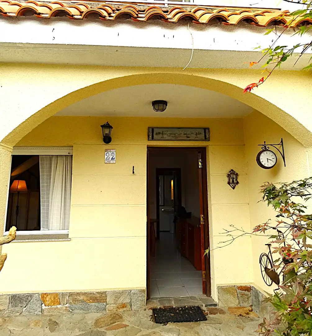 Casa adosada en venta en Miño con Jardín privado, Parquet y Terraza