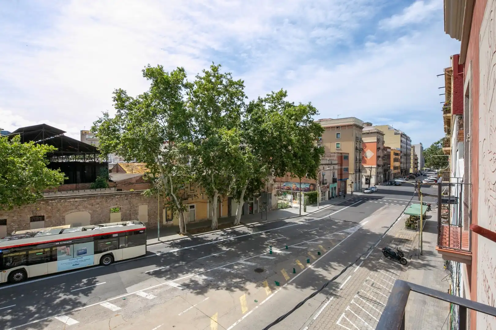 Außenansicht von Wohnung zur Miete in Barcelona mit Klimaanlage, Heizung und Parkett