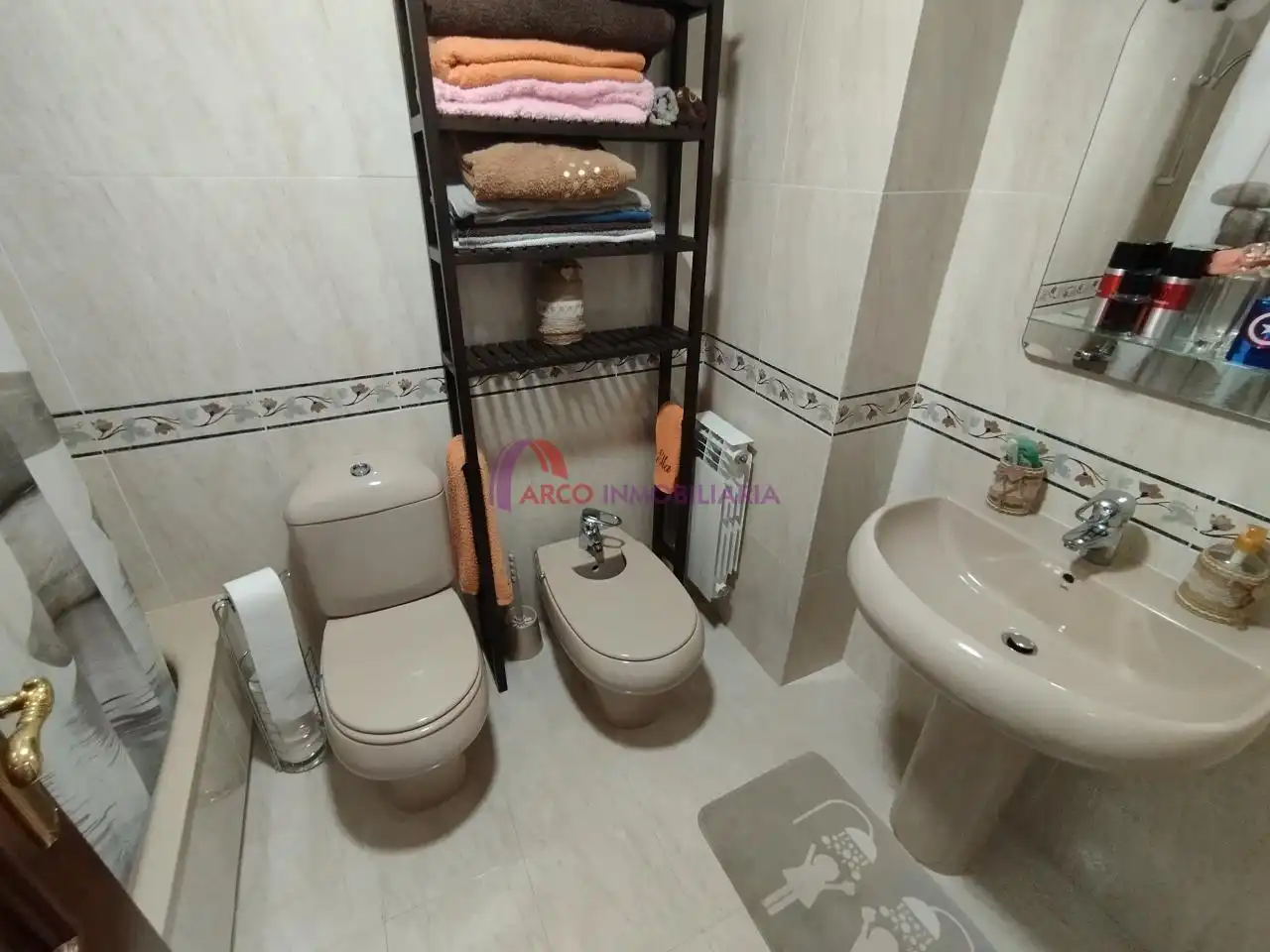 Bany de Pis en venda en Burgos amb Calefacció, Terrassa i Traster