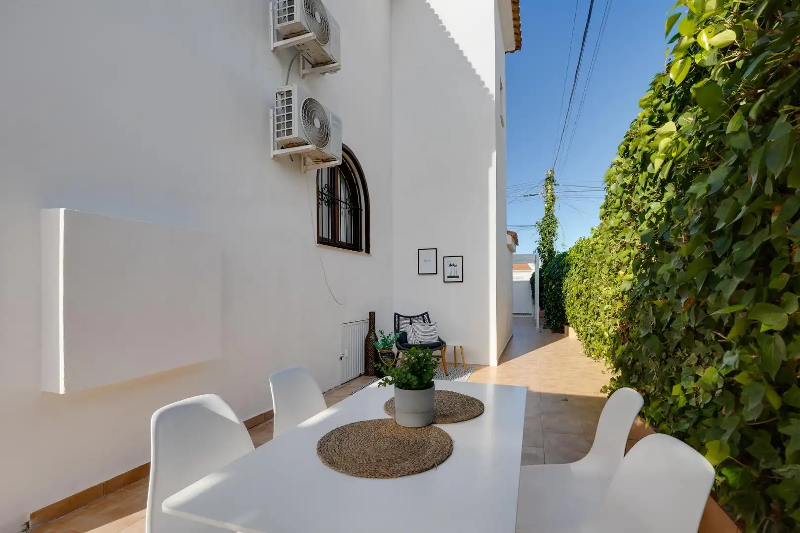 Terrassa de Casa o xalet en venda en Torrevieja amb Aire condicionat, Jardí privat i Moblat